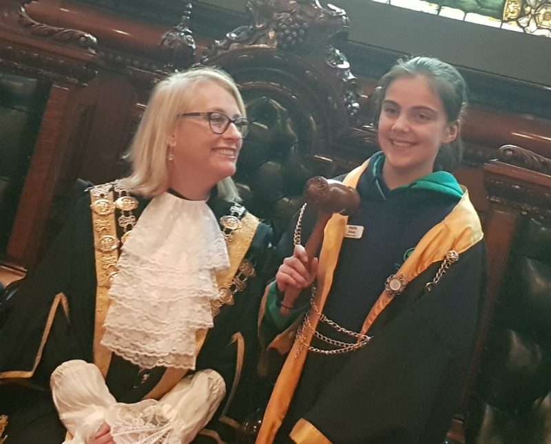 2019 Junior Lord Mayor competition winner Sophie Peters and Lord Mayor Sally Capps